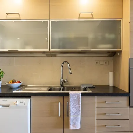 Unique 2-bedroom With Direct Sea View T36 *